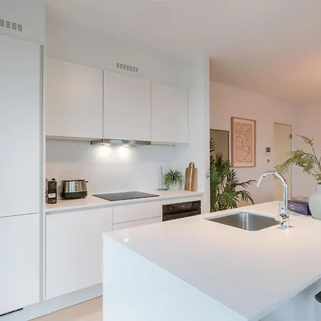 Modern With Balcony & Parking Ostenda