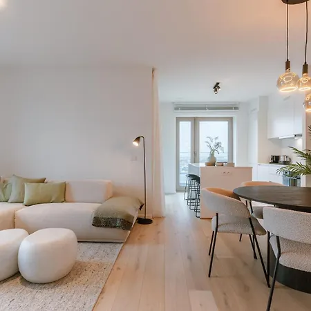 Modern With Balcony & Parking * Ostenda