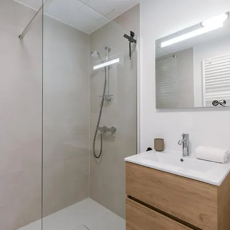 Modern With Balcony & Parking Casa vacanze Ostenda