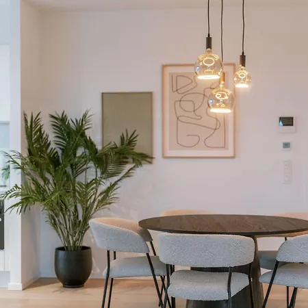 Modern With Balcony & Parking Casa vacanze